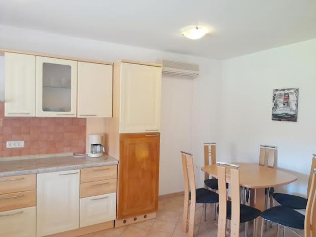Apartmani Delas Pjescana Uvala Ngoại thất bức ảnh