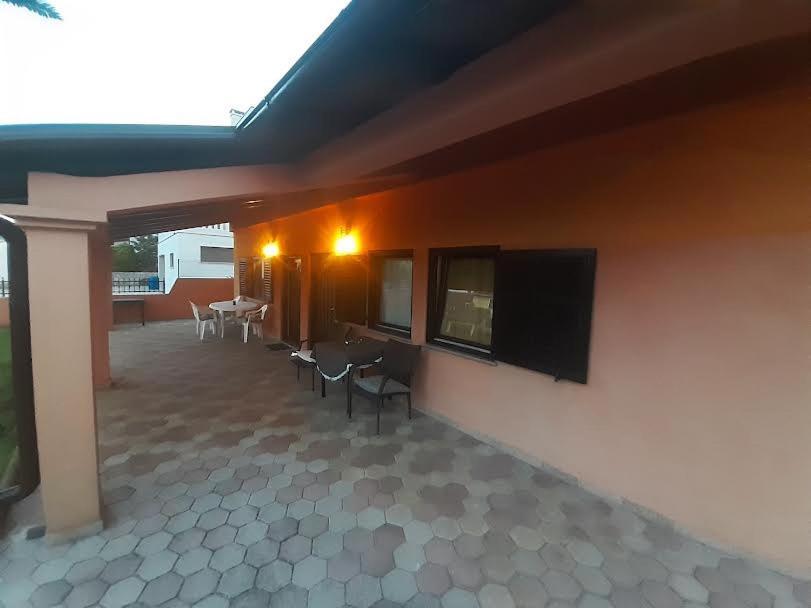 Apartmani Delas Pjescana Uvala Ngoại thất bức ảnh