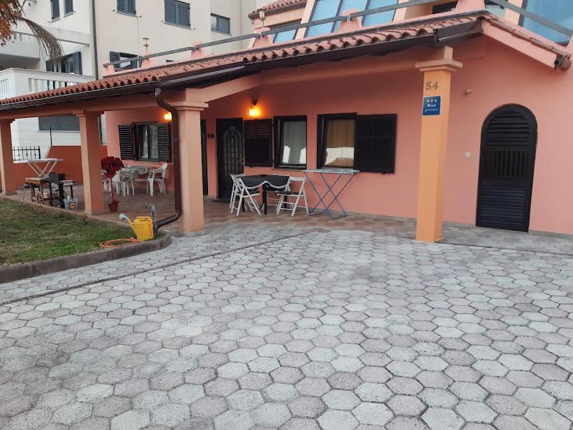 Apartmani Delas Pjescana Uvala Ngoại thất bức ảnh